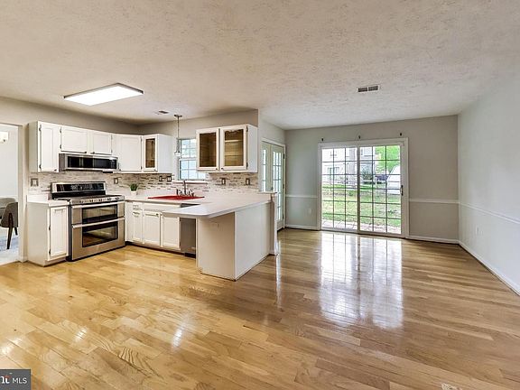 5th image of 5202 Sturgeon Ct