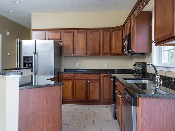 4th image of 104 Shawn Cir