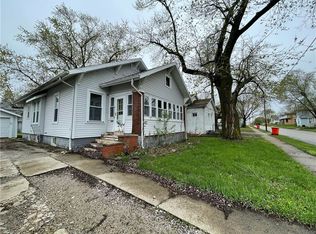 1328 Madison Ave, Charleston, IL 61920