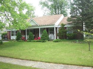 29 Lakeside Ave, Lake Grove, NY
