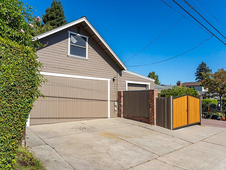 2849 Fernwood St — Photo 12