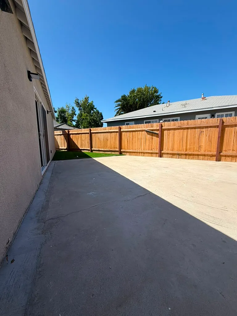 2 bed, 850 sqft, $3,190 — Photo 2