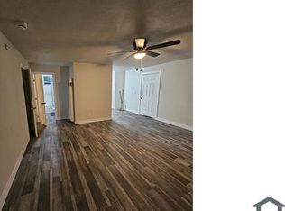 152 1/2 E 97th St, Los Angeles, CA 90003