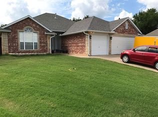 233 Stoneridge Ln, Midwest City, OK 73130