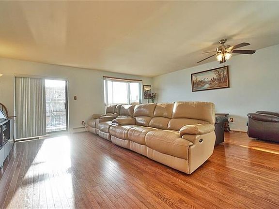 5th image of 218 Bay 44 St #B