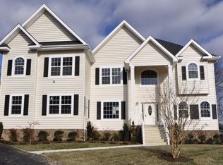 4011 Lassen Ct, Alexandria, VA 22312