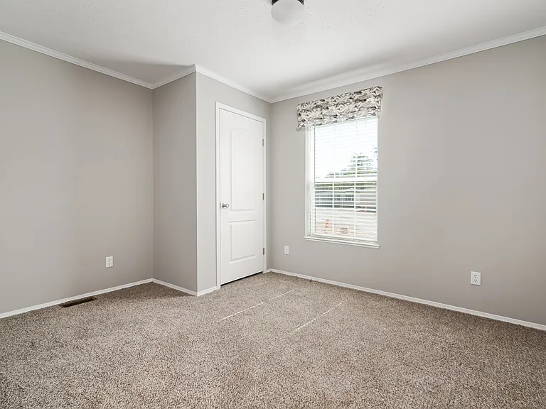 Center Manor — Photo 22