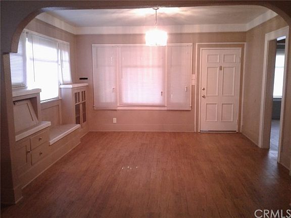 3rd image of 469 W Orange Grove Ave