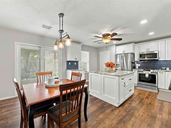 1210 Cambay Dr, Rosenberg, TX 77471
