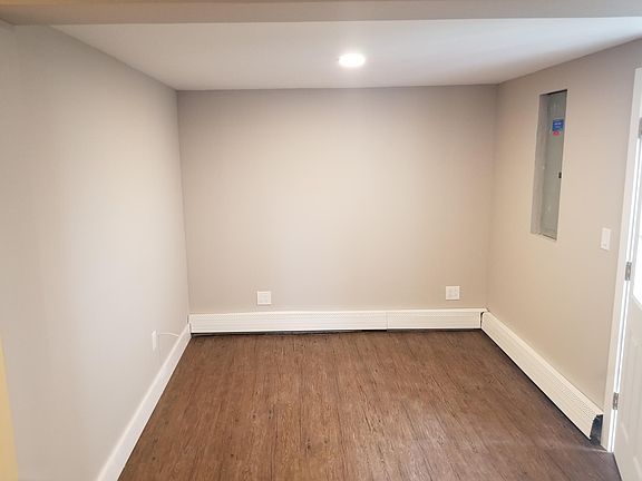 2nd image of 117 Harris Dr