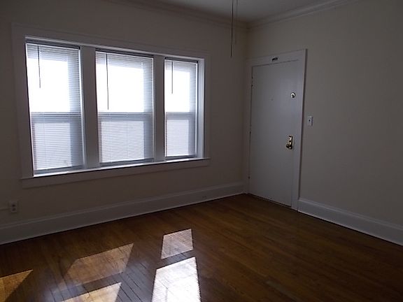 3rd image of 1326 W 116th St APT 2