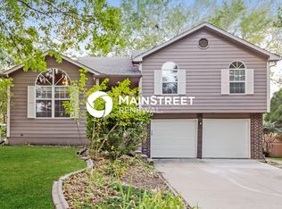 301 W Heritage Dr, Raymore, MO 64083