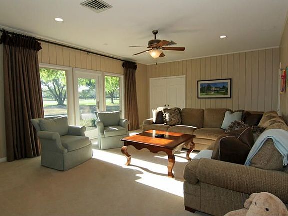 5th image of 4901 Greenbriar Dr