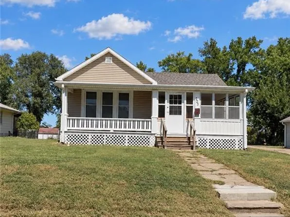423 E Market St, Warrensburg, MO 64093