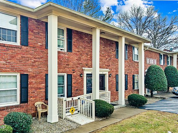 2nd image of 1926 Goldsmith Ln Unit 75