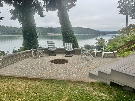 5th image of 2936 Madrona Beach Rd NW