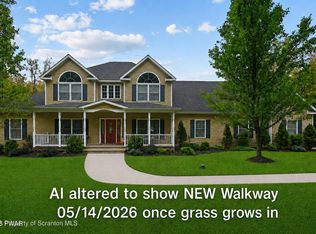 321 Hemlock Dr, Lake Ariel, PA 18436