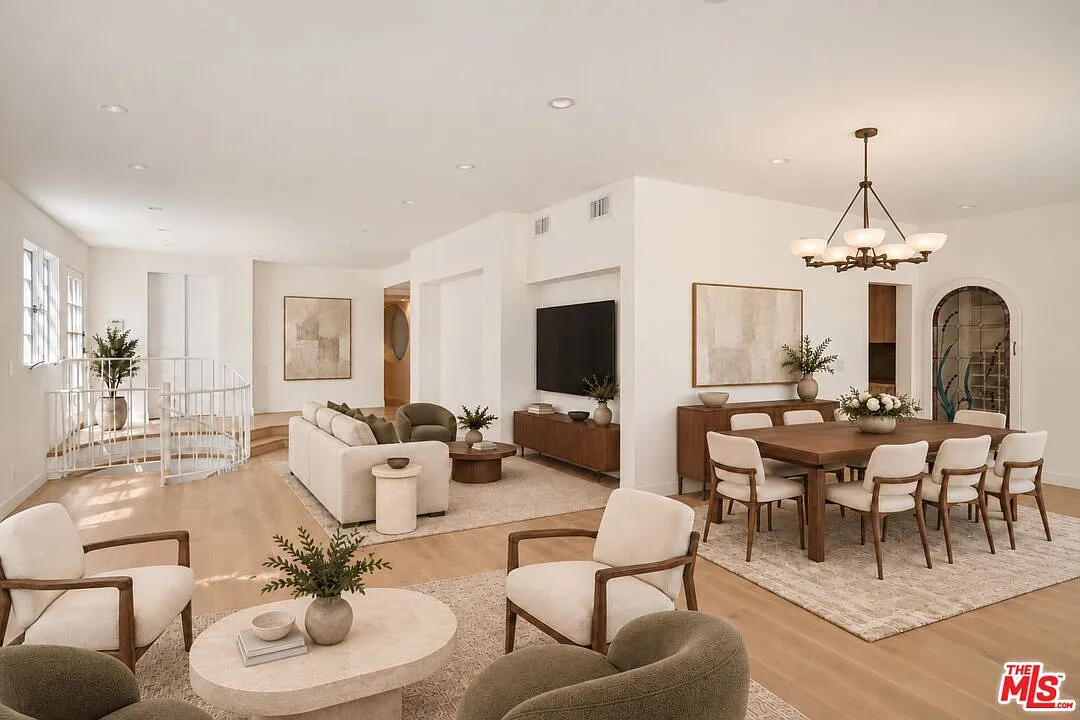 3 bed, 5.0 bath, 3000 sqft, $14,500 — Photo 1