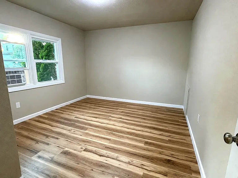 119 N Hickory St — Photo 7