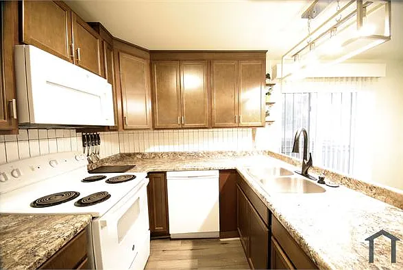 4569 Fontana Way — Photo 12