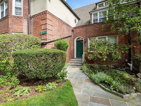 4th image of 52 Underhill Road #ML
