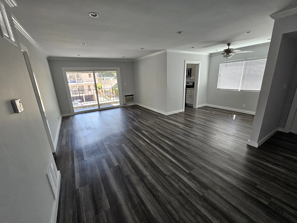 Photo 1 of 12 - 525 N Flores St #5 - West Hollywood, CA Primary Photo - 525 N Flores St #5