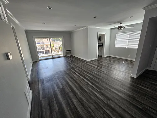 525 N Flores St #5 Photo 1