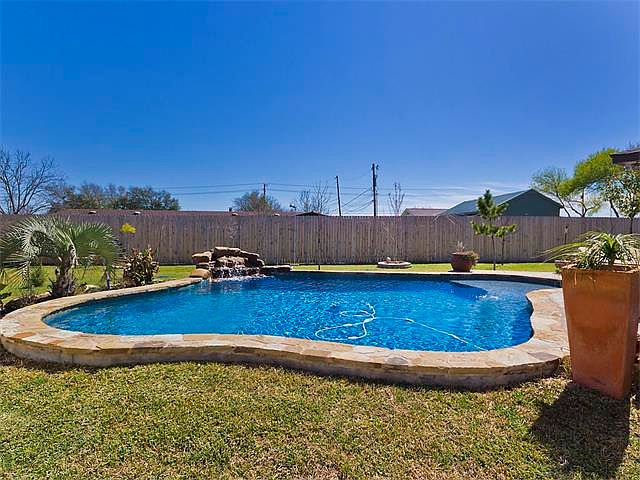 1st image of 1128 Miss Kimberlys Ln