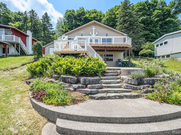 72 Curella Dr, Attica, MI 48412