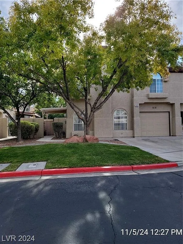 3 bed, 2.5 bath, 1523 sqft, $1,837 — Photo 1
