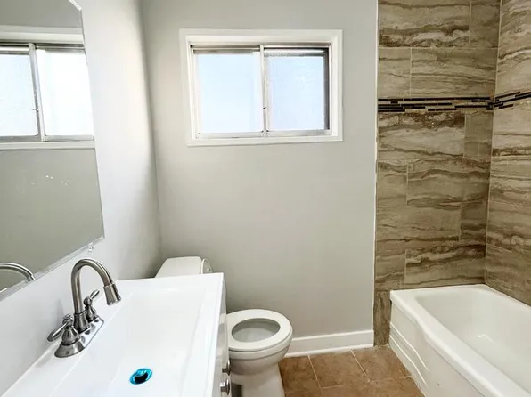 16437 Belleplaine Dr, Markham, IL 60428