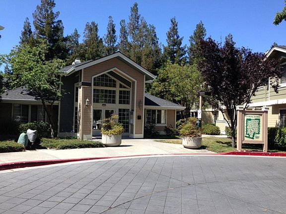 2nd image of 2725 Somerset Park Cir