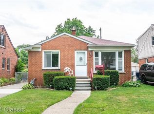 418 Emmons Blvd, Lincoln Park, MI 48146