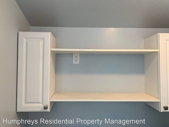 2nd image of 4781 Mansfield St