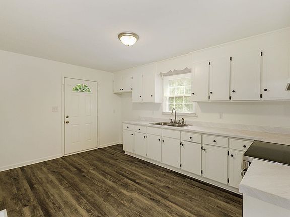 4th image of 105 Lynwood Dr