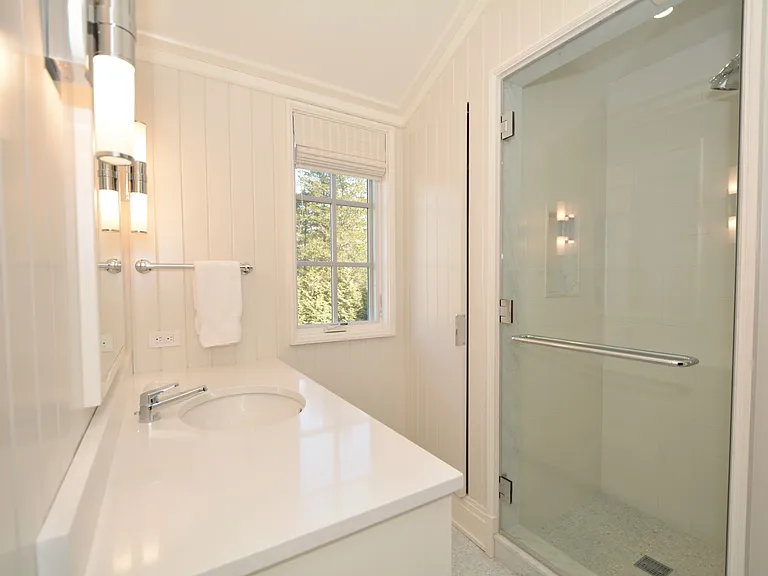 411 Montauk Hwy — Photo 5