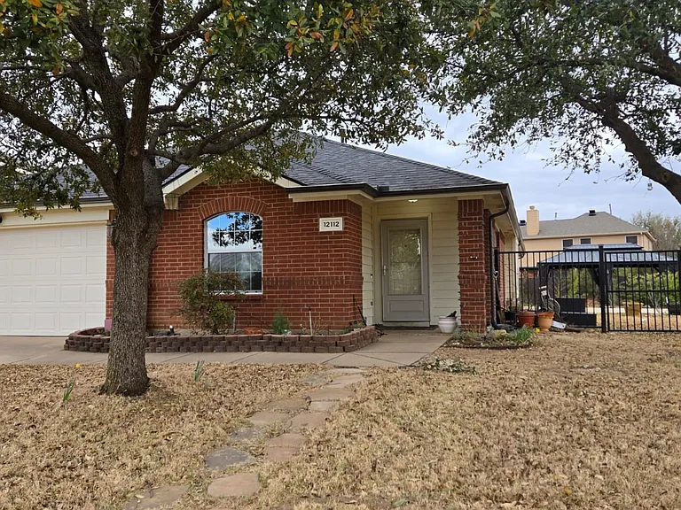 12112 Lamington Dr — Photo 1