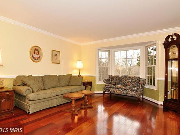 4th image of 20828 Grainery Ct