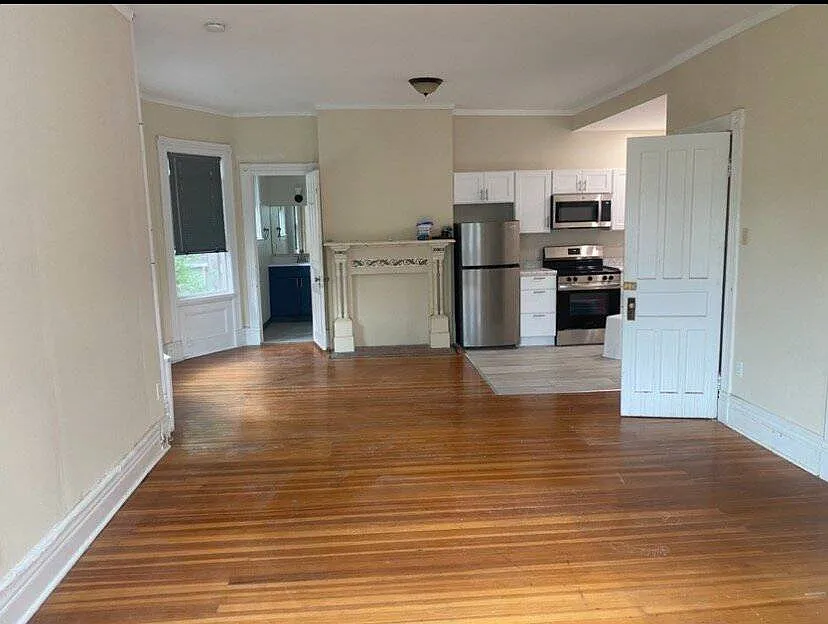 1049 Park Ave #2