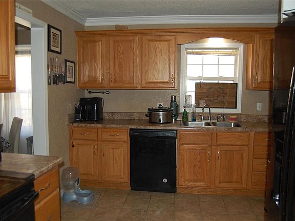 2nd image of 1323 Pershing St