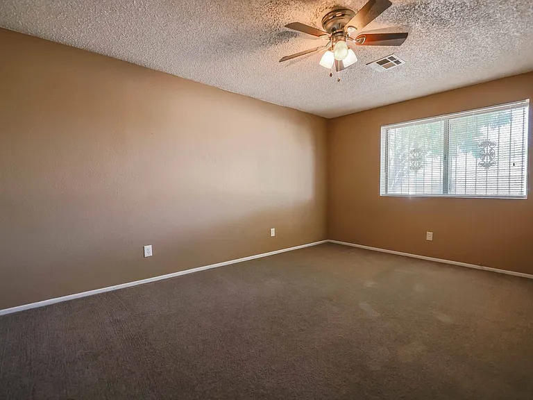 4465 Halbert Ave — Photo 4