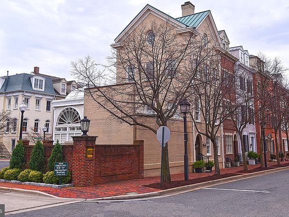 3rd image of 700 S Union St