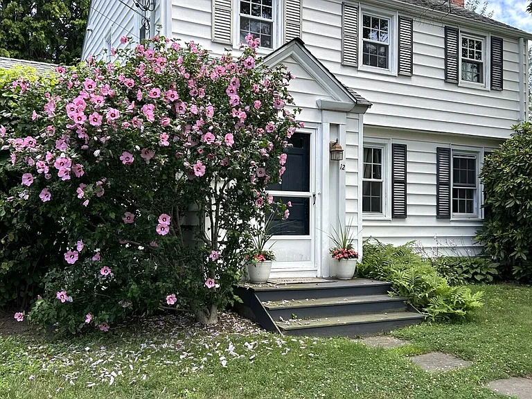 12 Southfield Rd — Photo 35