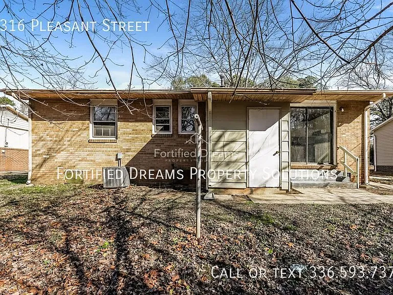 1316 Pleasant St — Photo 16