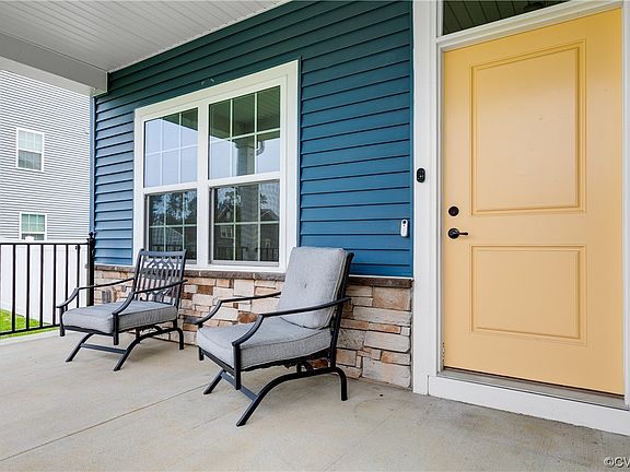 5th image of 3744 Seasons Ln