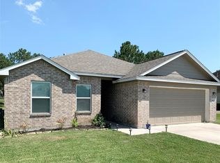 2513 Olympia Dr, West Columbia, TX 77486