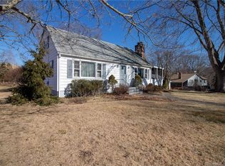 12 Brookline Rd, Niantic, CT 06357