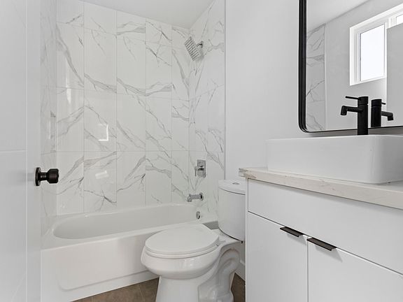 4th image of 1843 1/2 W 20th St #1843.500