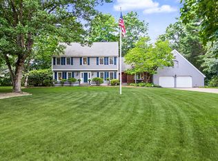 9 Brookside Ln, Norfolk, MA 02056