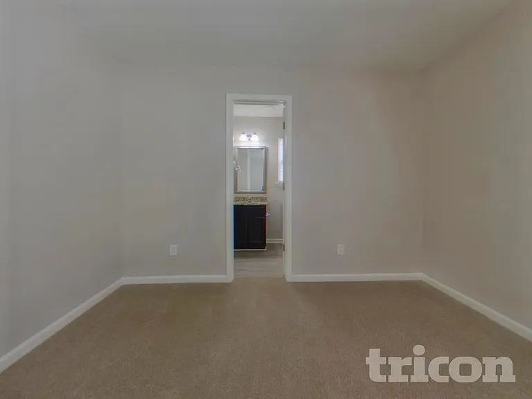 344 Longfellows Ln — Photo 11